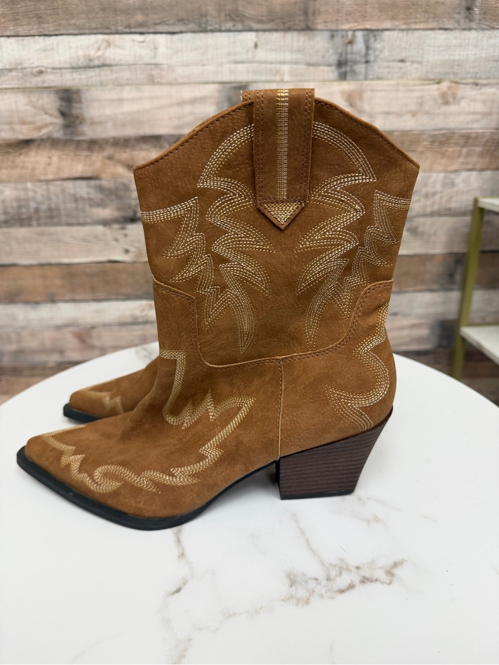 Oasis Society brown faux suede western boot 9
